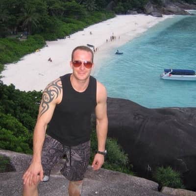 Simon M