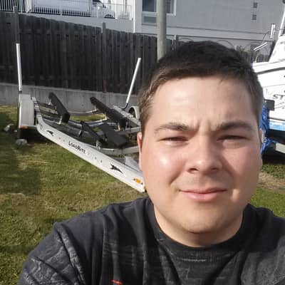 Jonnyv