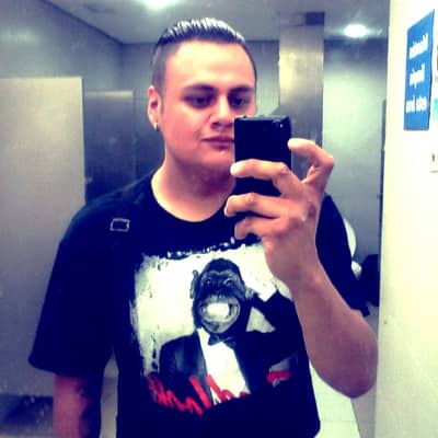 Me J
