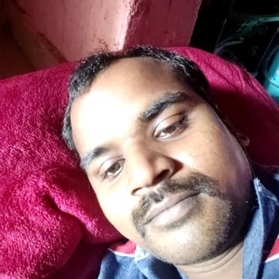 hai girls in