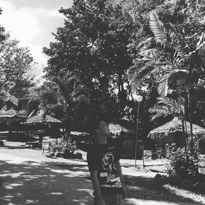 Aaron dela Vega