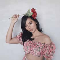 nicole sy