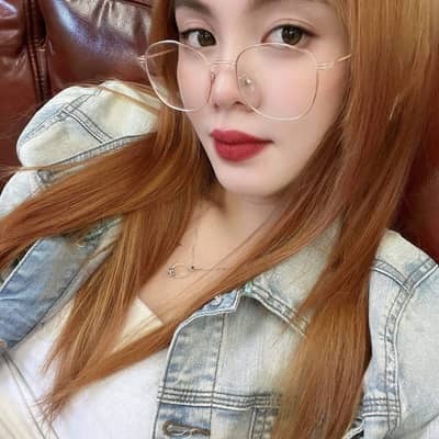 chloe lee