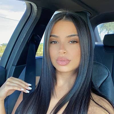 Mia