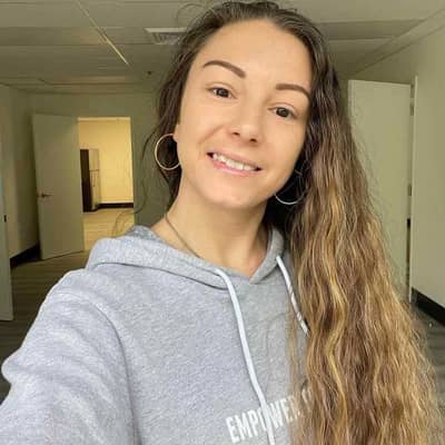 Eliana James