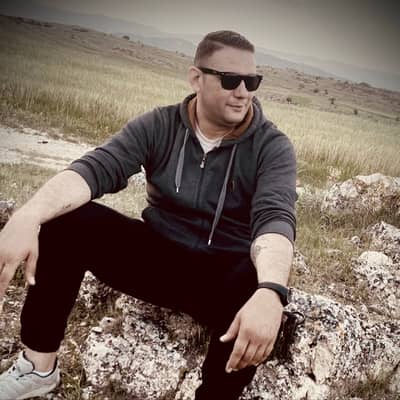 Sezer