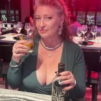 Kate James 